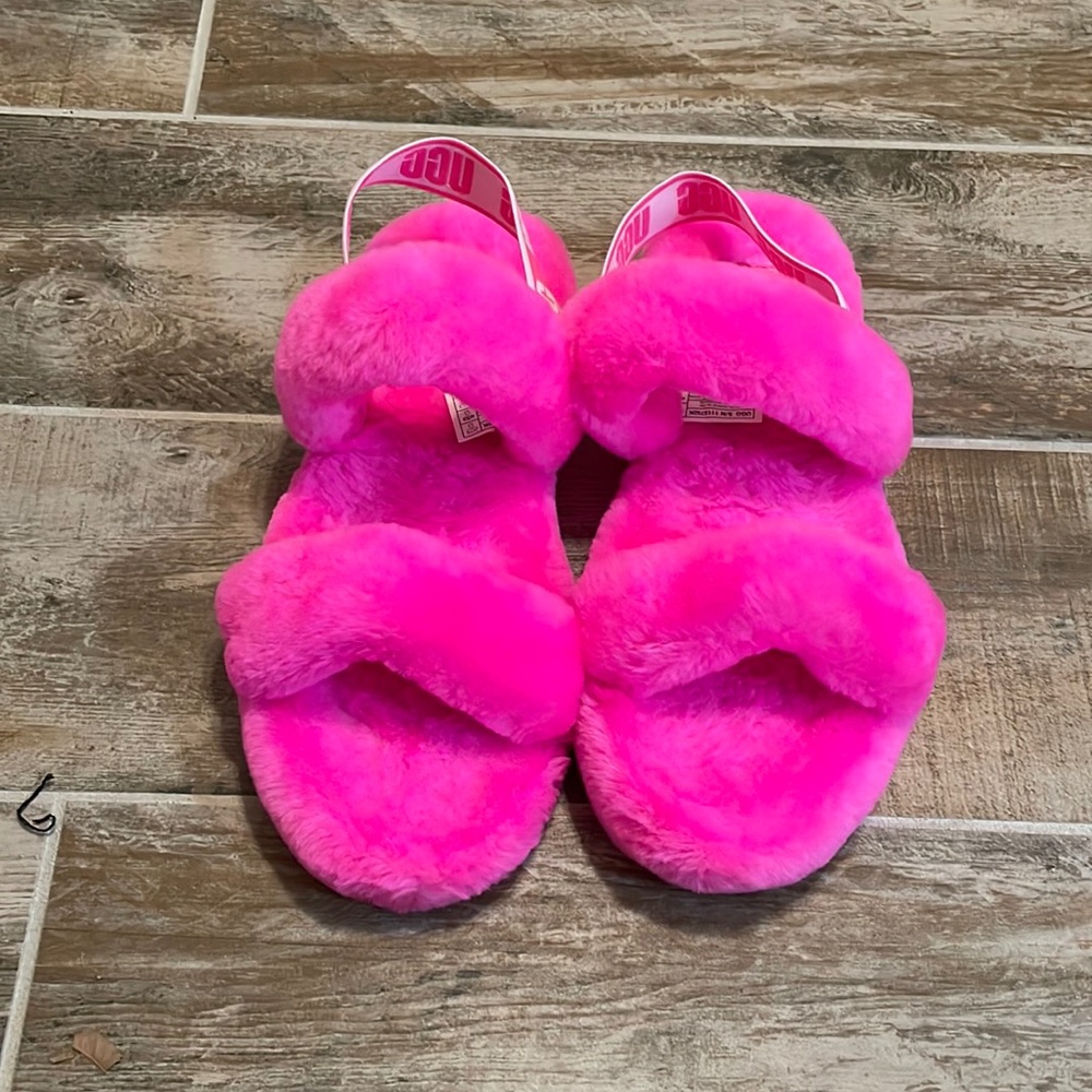 Hot pink UGG slippers! Never worn, perfect condition.